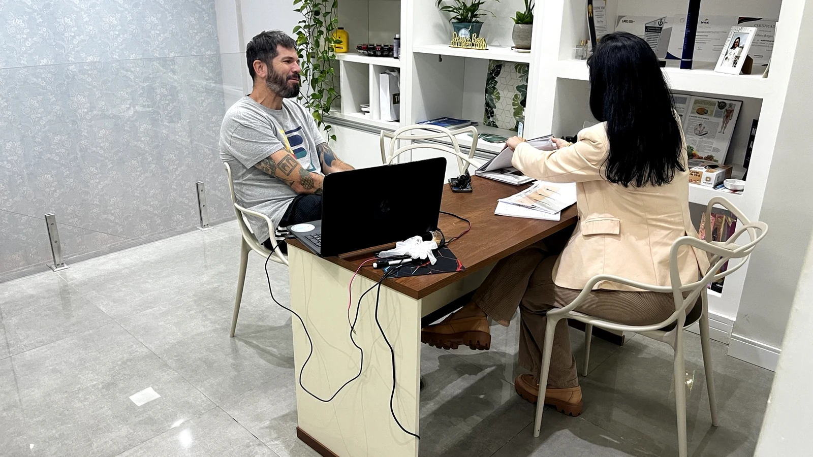 Consulta capilar em Botucatu na Vital Fios com escuta do paciente e análise individualizada